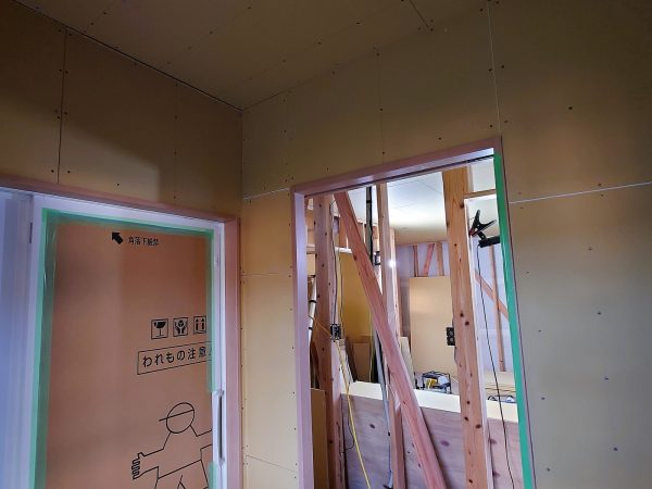 壁ボード張り